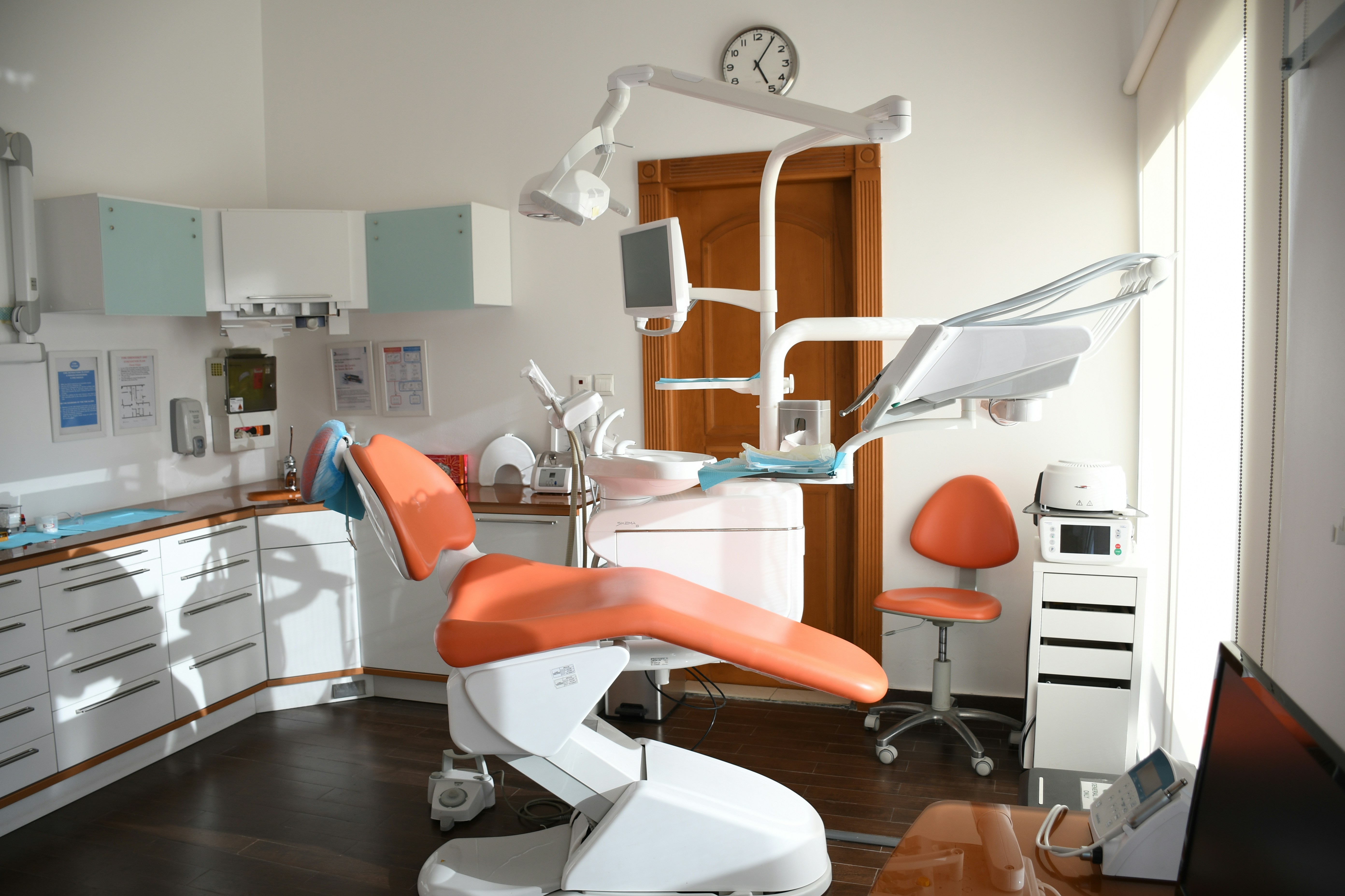 An image of a dental exam room.